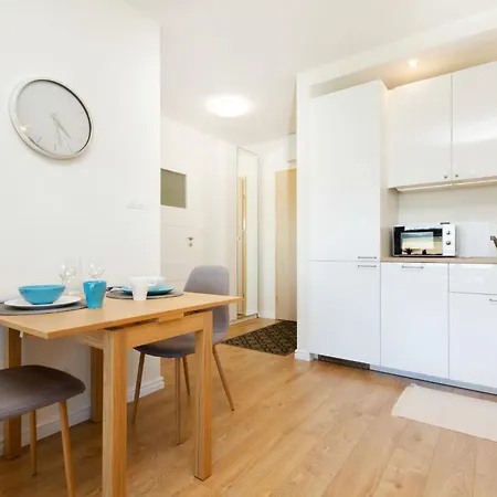 Διαμέρισμα In Northern By Renters *
